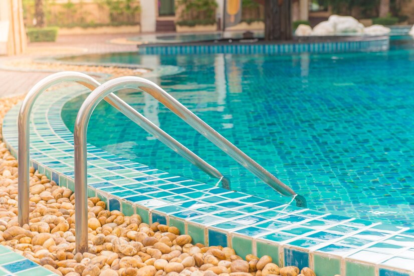 Pisciniste à Antibes - Confier son projet de piscine à un professionnel expérimenté